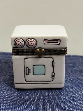 Washing Machine Trinket Box WITH Shirt Trinket Laundry Hinged Lid White